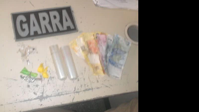 Imagem Policiais do Garra prende traficante em flagrante em Plataforma