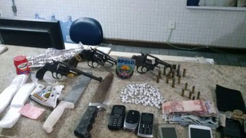 Imagem Polícia prende quatro suspeitos de homicídios e tráfico na Saúde, em Salvador