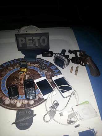 Imagem PM prende homem acusado de assaltos no Imbuí