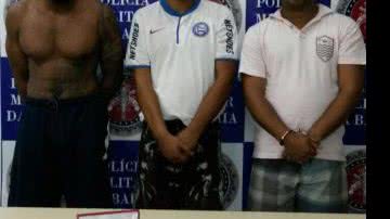 Imagem 37ª CIPM prende traficante em casa no Queimadinho