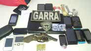 Imagem Policiais do Garra prendem dois homens assaltando ônibus na Av. Paralela
