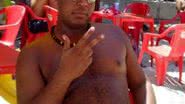 Imagem Motorista xinga e passa com o carro três vezes por cima de um homossexual