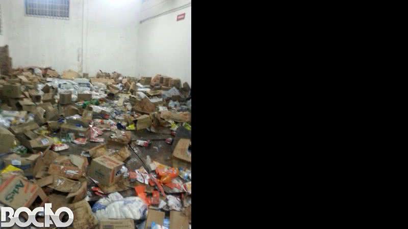 Imagem Homens arrombam e ateiam fogo na Cesta do Povo da Fazenda Grande