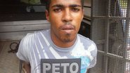 Imagem PM prende homem com cocaína em Topic em Barra do Gil