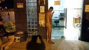 Imagem Homem corre nu atrás de garotas na cidade de Luis Eduardo Magalhães