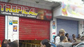 Imagem Jovem e cozinheira são assassinados a tiros dentro de restaurante em Pau da Lima