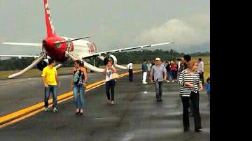 Imagem Aviso de bomba em avião da TAM paralisa aeroporto de Manaus
