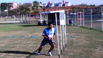 Imagem Maxi Biancucchi sente panturrilha e é poupado de treinamento