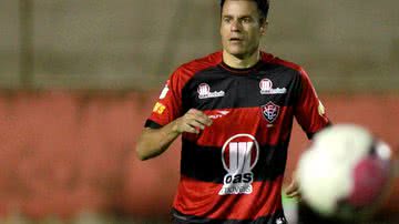 Imagem Michel é vetado para jogo deste domingo. Cáceres e Dinei estão confirmados