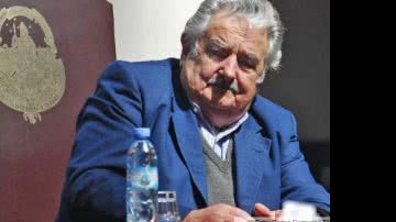 Imagem        Mujica promulga lei que legaliza a maconha no Uruguai