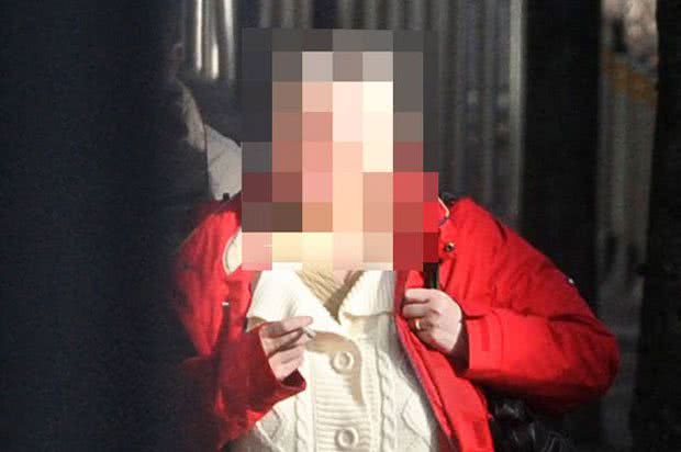 Imagem Mulher obriga filhos a vê-la tendo relações íntimas com irmãos e acaba presa