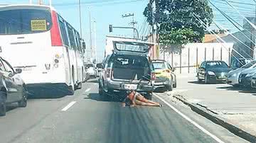 Imagem Acusados de arrastar mulher pela rua, policiais já responderam por assassinato