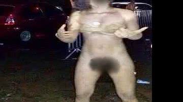 Imagem Mulher fica nua durante show do Rappa em Itacaré