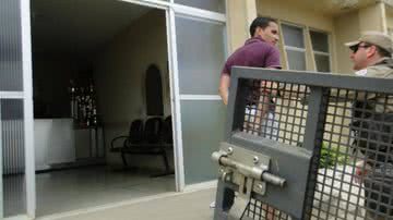 Imagem Homem é preso com 132 notas falsas de R$ 100 em Itaquara