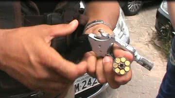 Imagem Itapuã: bandidos roubam carro e trocam tiros com a polícia
