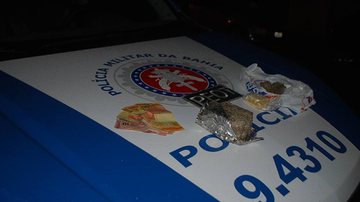 Imagem Polícia prende jovens com meio quilo de maconha e 100 g de crack em Itamaraju