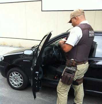 Imagem  Assaltante leva carro de advogada em frente a prédio no Itaigara