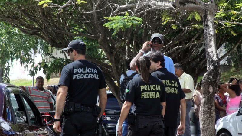 Imagem Simões Filho: secretária da Educação na mira dos policiais federais