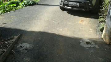 Imagem Marginais colocam barra de ferro para impedir passagem da PM em Salvador