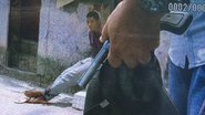 Imagem   Homem tenta roubar mulher de policial civil e leva tiro no pé
