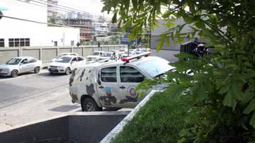 Imagem PM que matou colega no domingo se apresenta à polícia