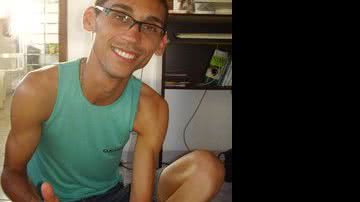 Imagem  Estudante é encontrado morto dentro de casa, com as mãos e os pés amarrados 