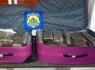 Imagem  Em mala rosa, mulher carregava 45 quilos de maconha e foi presa