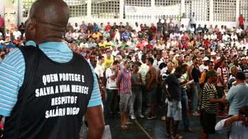 Imagem Policiais militares discutem nesta terça a possibilidade de nova greve