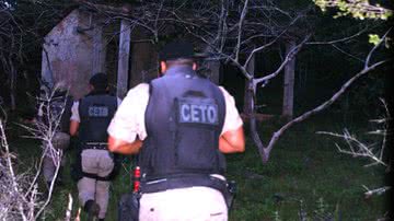 Imagem PM resgata casal sequestrado em Itapuã