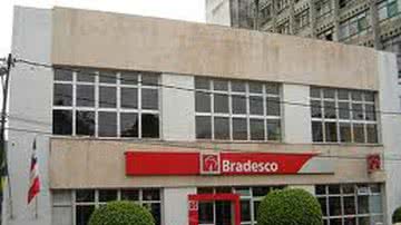 Imagem Homens encapuzados assaltam Bradesco da Barros Reis