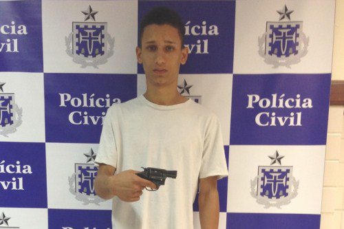 Imagem Jovem que integra facção “Caveira” é preso com arma na Sta. Mônica