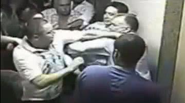 Imagem Assista: policiais brigam na sede da Polícia Civil por motivos sindicais