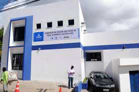 Imagem Homens armados invadem unidade de saúde em Pernambués e espalham pânico 