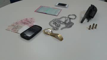 Imagem Polícia prende homem que roubou carros e cometeu sequestro relâmpago em Itapuã