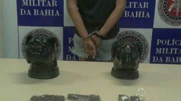 Imagem Polícia apreende adolescente de 17 anos com 300 gramas de maconha