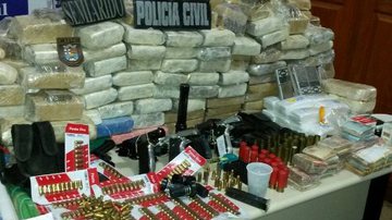 Imagem Mais de 100 Kg de drogas, armas e munição são apreendidas em interior baiano