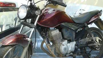 Imagem Adolescente é apreendida e mulher presa com drogas, carro e objetos roubados