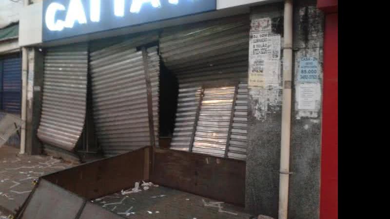 Imagem Liberdade em chamas na greve da PM: 34 lojas já foram arrombadas