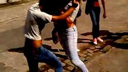 Imagem Vídeo: mulheres &#039;saem na mão&#039; como homens nas ruas