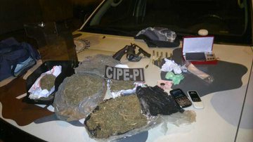 Imagem Camaçari: polícia prende traficante com três quilos de maconha