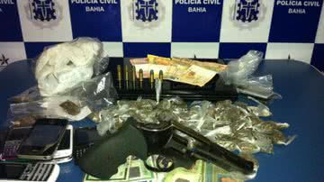 Imagem Traficantes presos com arma, crack e maconha em Vitória da Conquista