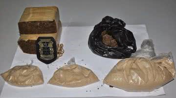 Imagem Um quilo e meio de drogas apreendido em Serrinha