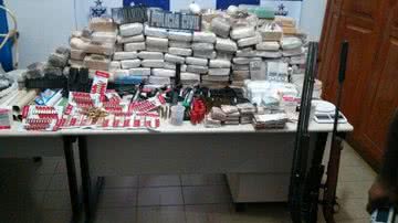 Imagem Patroa do tráfico do interior transportava droga na fralda da filha