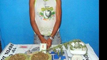 Imagem Coroa do tráfico é preso com drogas, armas e balança de precisão em Itiúba