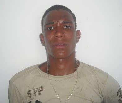 Imagem Polícia prende homem que matou mãe e filho em Madre de Deus
