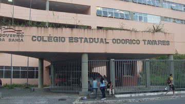 Imagem Aluno do Colégio Estadual Odorico Tavares agride professor dentro da escola