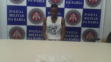 Imagem PM prende homem com drogas em Pero Vaz