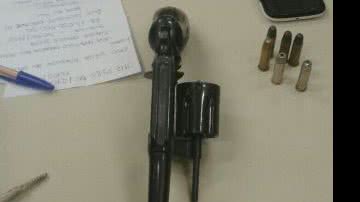 Imagem Homem é preso com veículo roubado e arma de fogo na Boca do Rio
