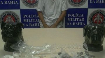 Imagem 37ª CIPM prende homem com drogas na Liberdade