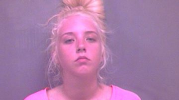 Imagem Jovem de 19 anos é presa com arma carregada na vagina